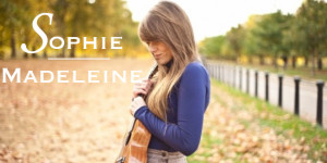 sophie-madeleine-ukulele-joueuse